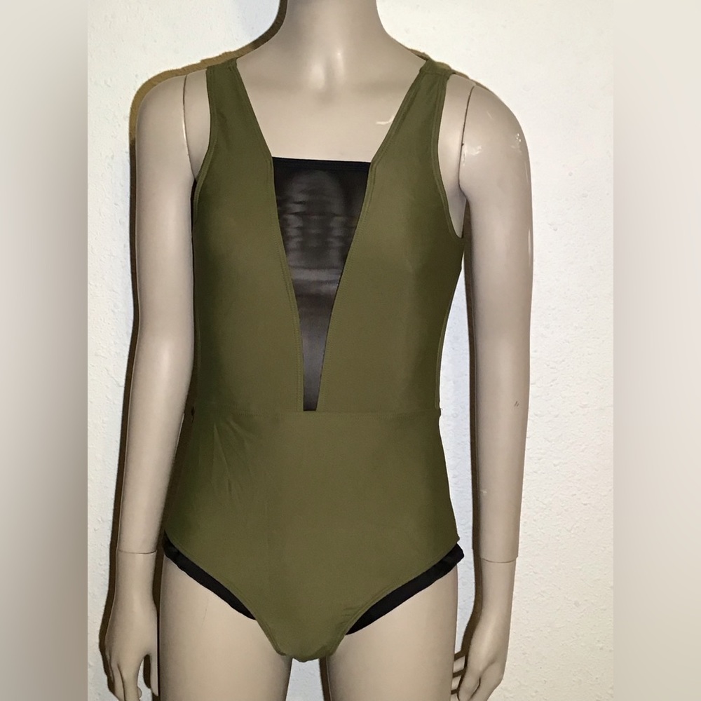 Cupshe green/black swimsuit size medium